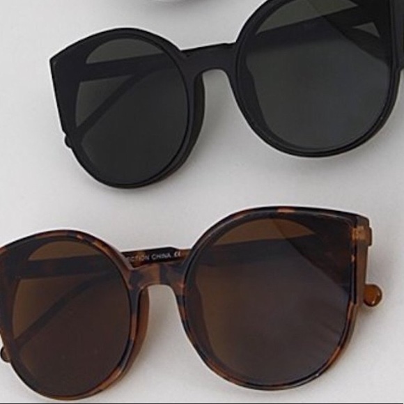 Make Way Tinted Trendy Frame Sunglasses - Picture 3 of 4